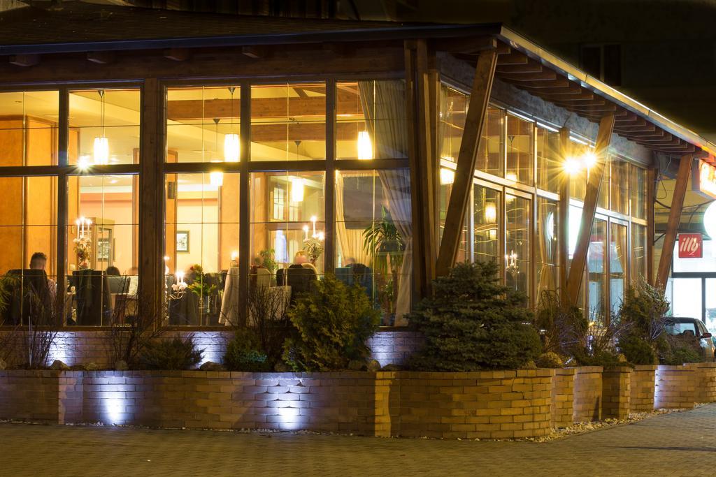 Restaurant Pensiune Bucovina 큼홀룸그몰도베네스크 외부 사진